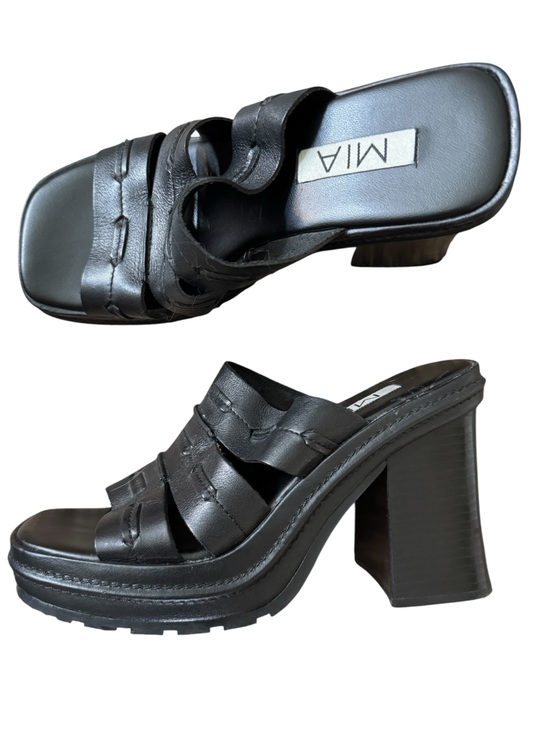MIA Shoes - Vintage 90s Y2K MIA Black Leather Chunky Platform Heels size 10